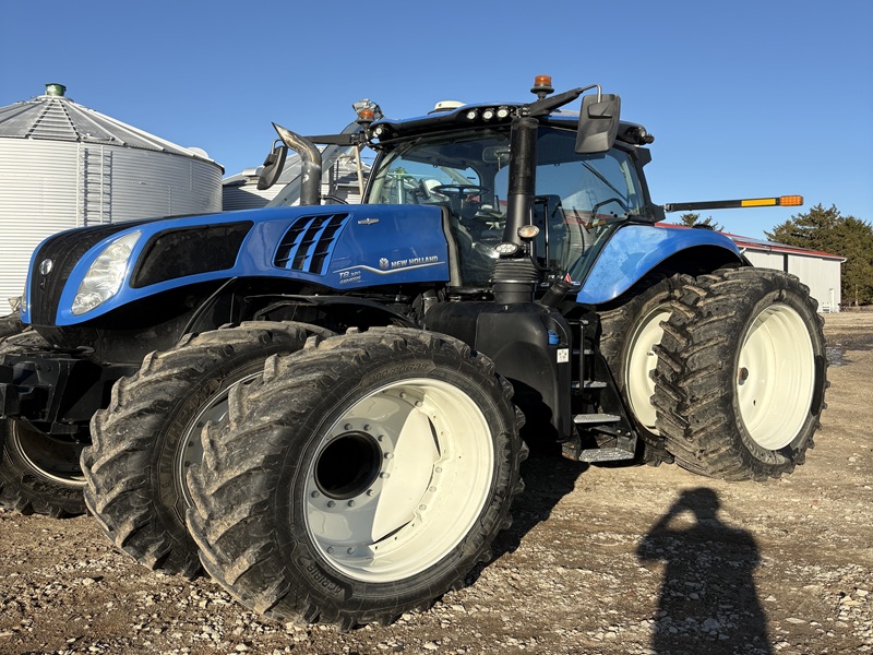 2021 New Holland T8.320 Tractor