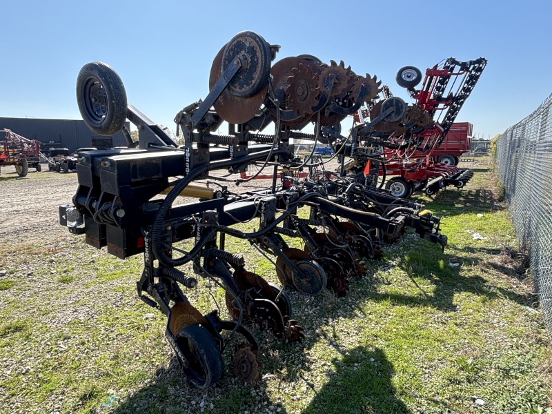Yetter 2000.38/41 Applicator