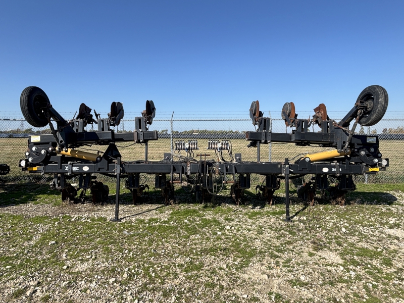 Yetter 2000.38/41 Applicator