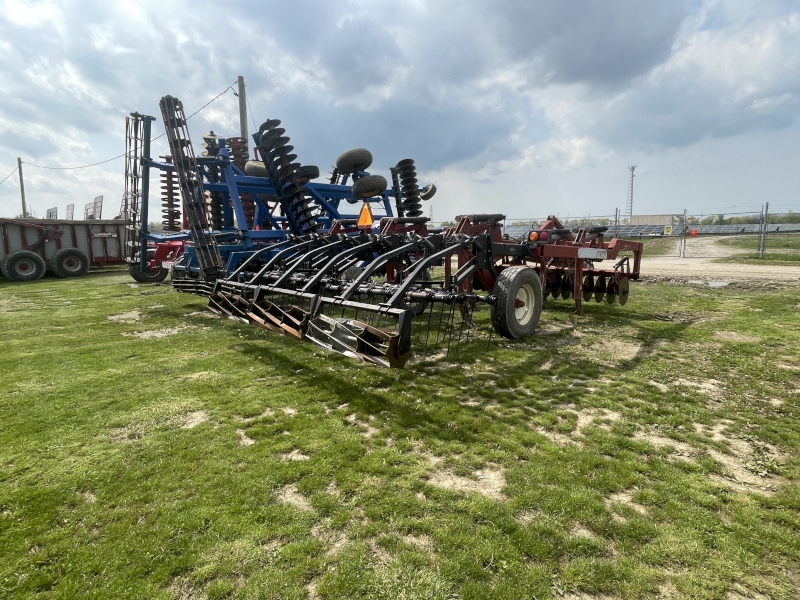 2005 Salford CTS 9709 Chisel Plow