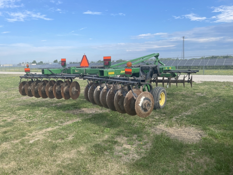 2004 John Deere 512 Disk Ripper