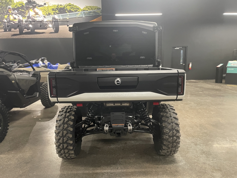 2026 Can-Am 6MTE Side by Side