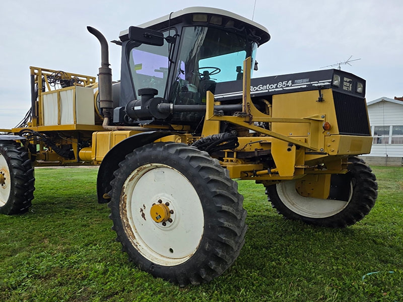 1999 RoGator 854 Sprayer/High Clearance