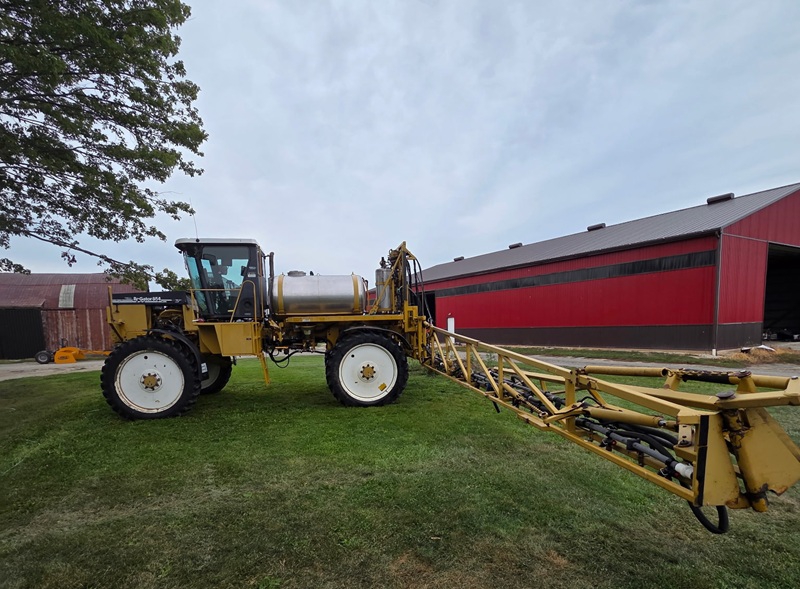 1999 RoGator 854 Sprayer/High Clearance