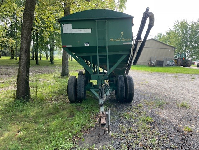 2005 R J Equipment 500 Gravity Box