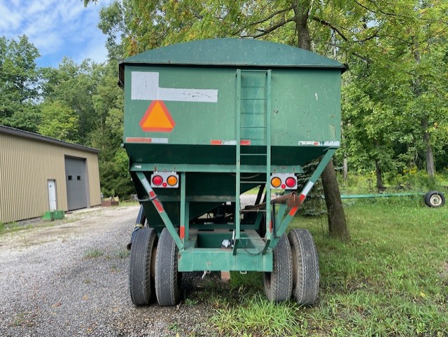 2005 R J Equipment 500 Gravity Box