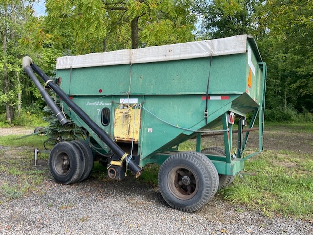 2005 R J Equipment 500 Gravity Box