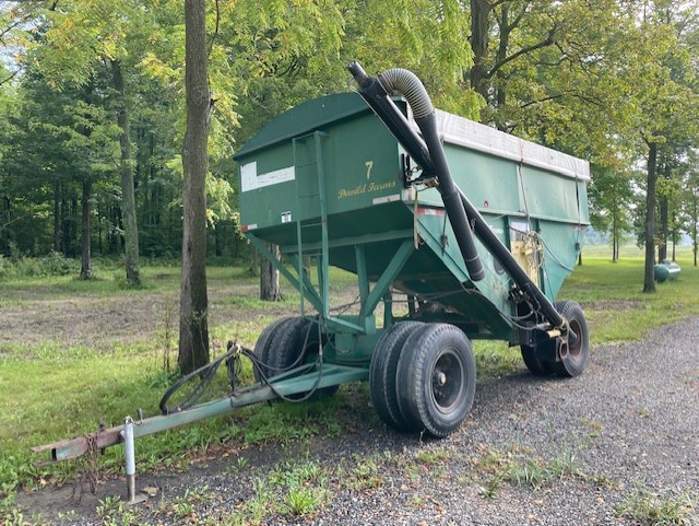 2005 R J Equipment 500 Gravity Box