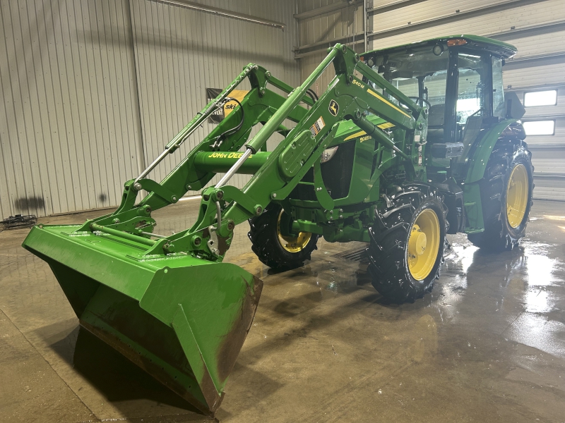 2017 John Deere 5085E Tractor