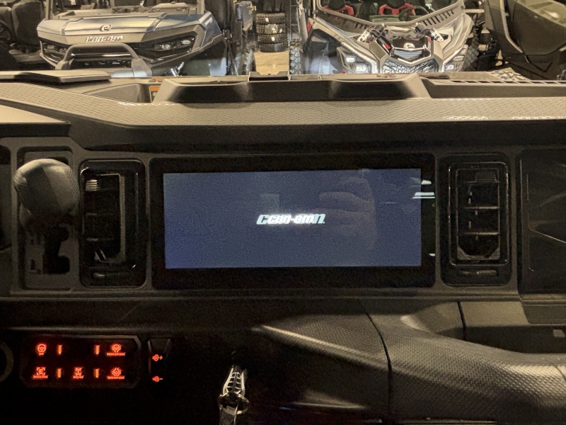 2027 Can-Am 8JVE Side by Side