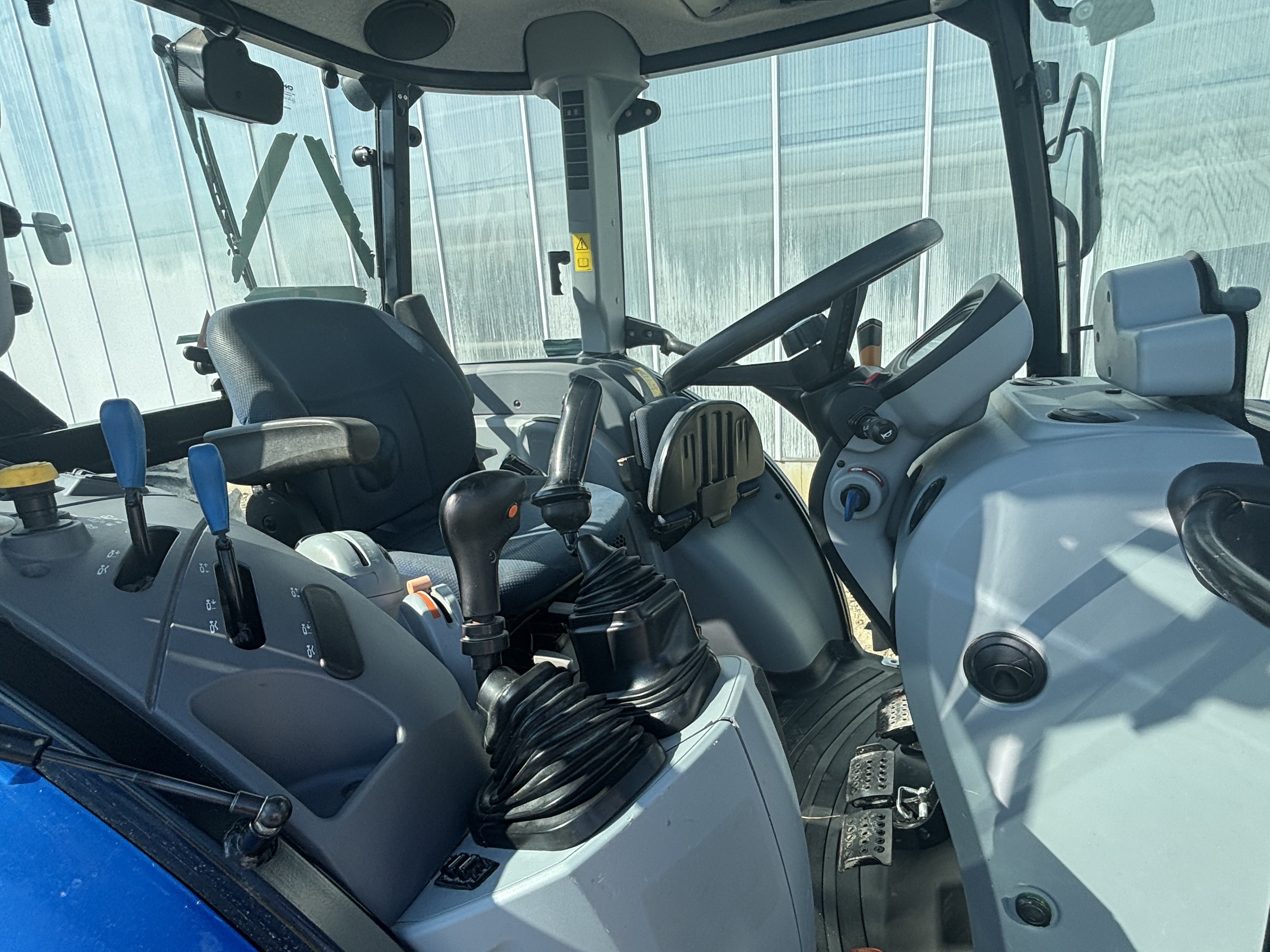 2022 New Holland T5.110 DC Tractor