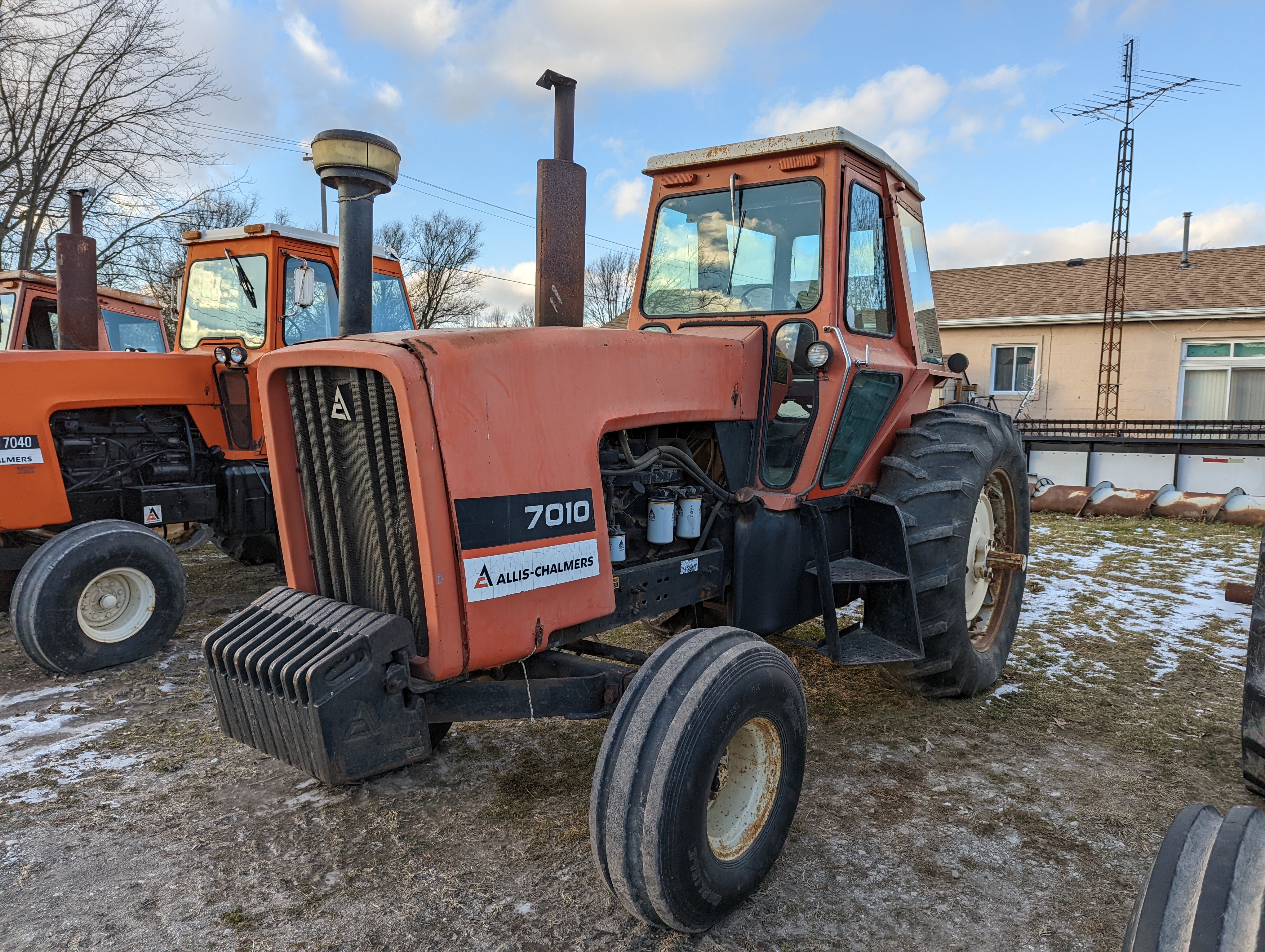 AGCO Allis 7010 Tractor