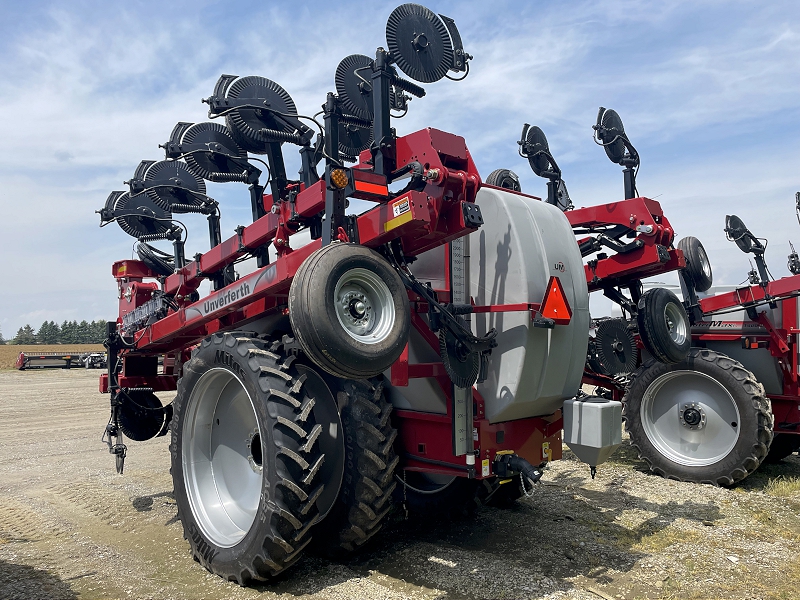 2024 Unverferth 2600 Applicator