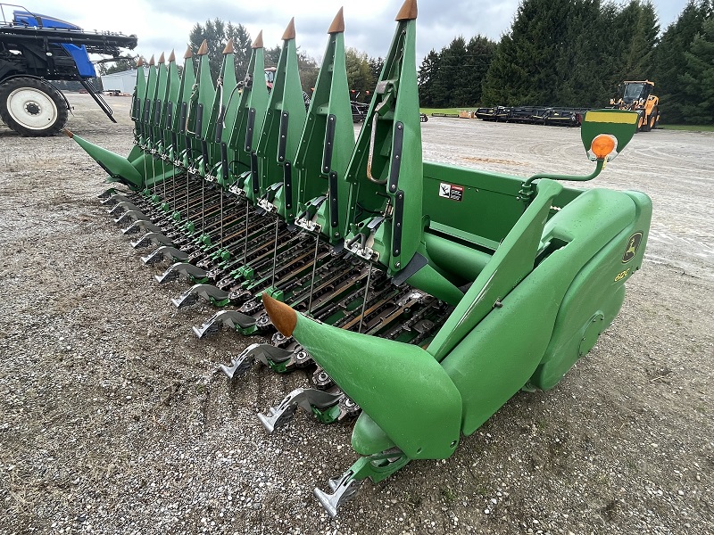 2011 John Deere 612C Header Corn Head