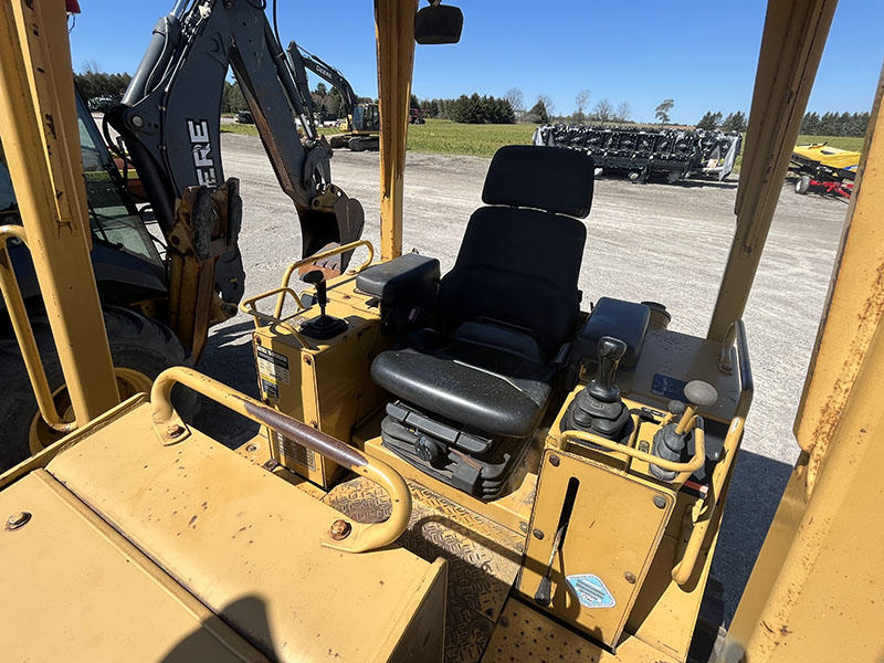 1999 Caterpillar D3C XL Dozer