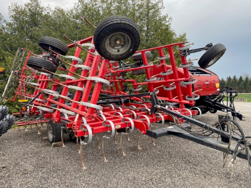 2017 Kongskilde 8200-26.5 Field Cultivator