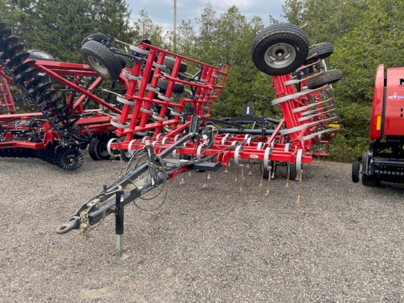 2017 Kongskilde 8200-26.5 Field Cultivator