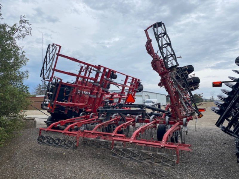 2017 Kongskilde 8200-26.5 Field Cultivator