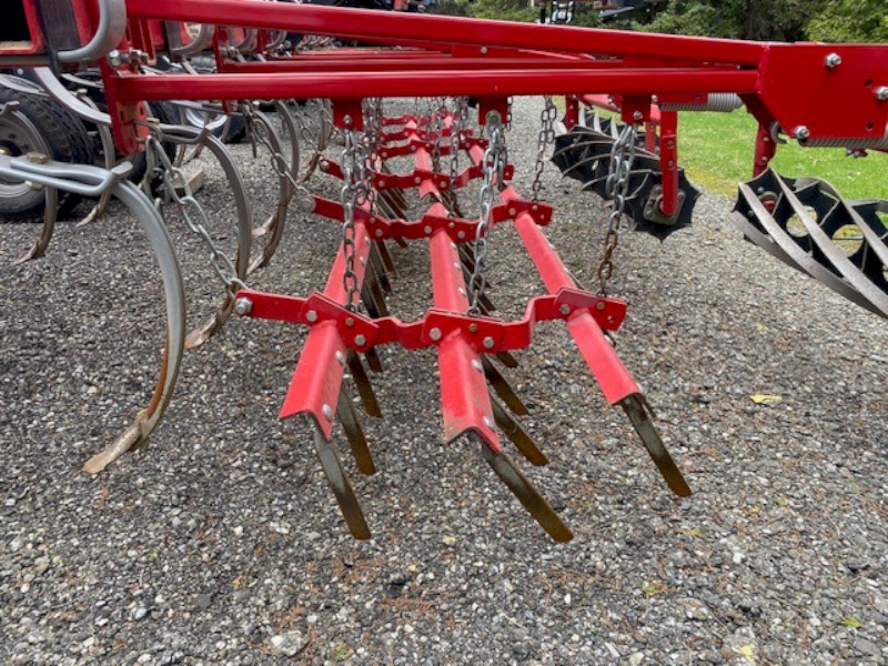 2017 Kongskilde 8200-26.5 Field Cultivator