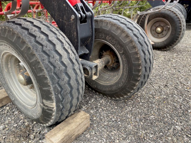 2017 Kongskilde 8200-26.5 Field Cultivator