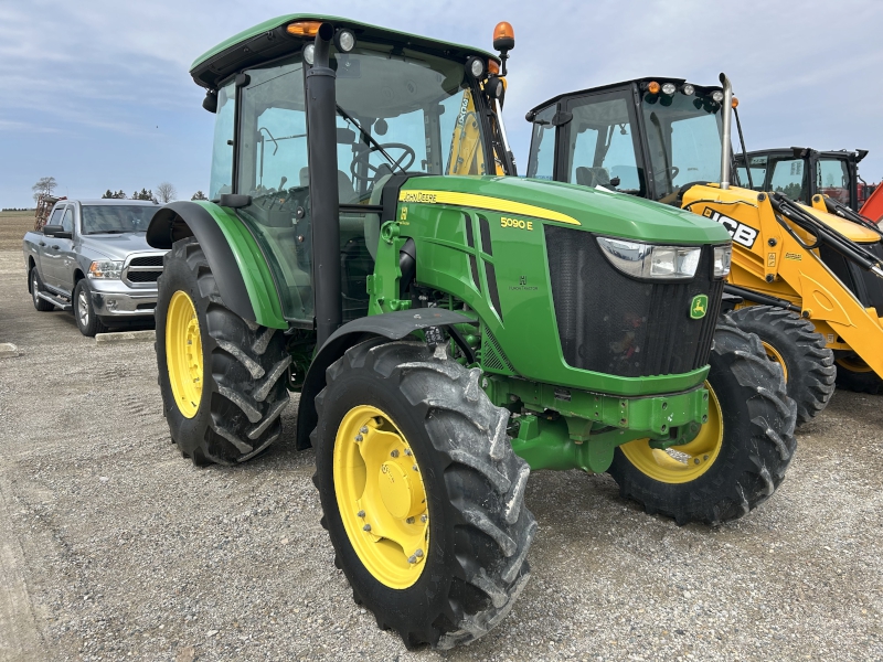 2019 John Deere 5090E Tractor