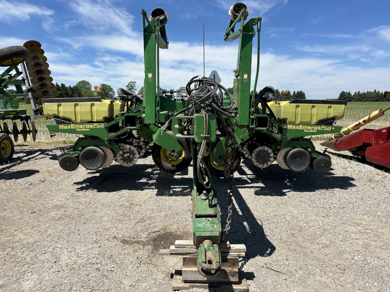 1996 John Deere 1780 Planter