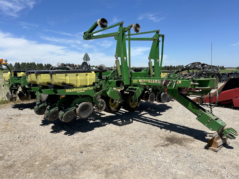1996 John Deere 1780 Planter