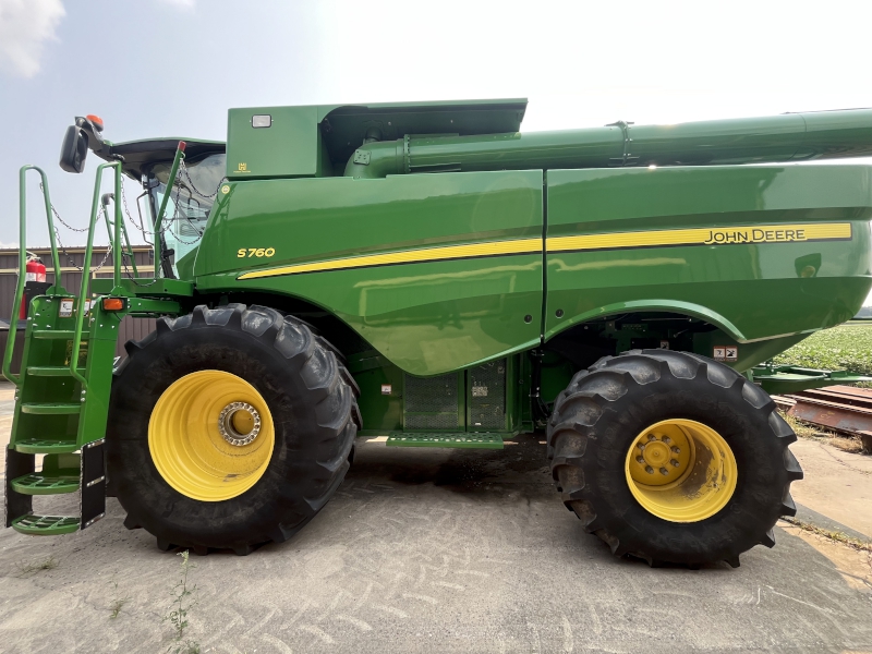 2020 John Deere S760 Combine