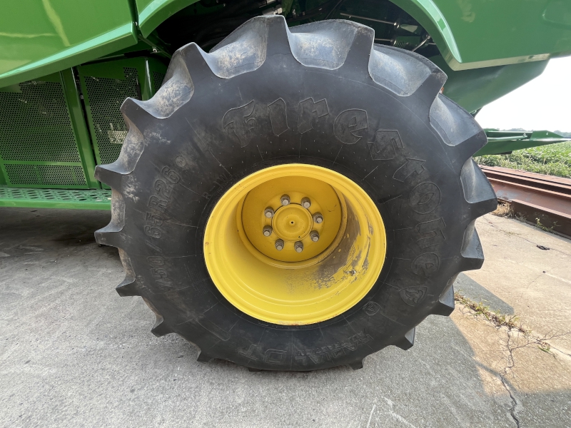 2020 John Deere S760 Combine