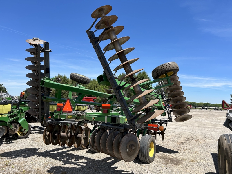 2002 John Deere 637 Disk Tandem