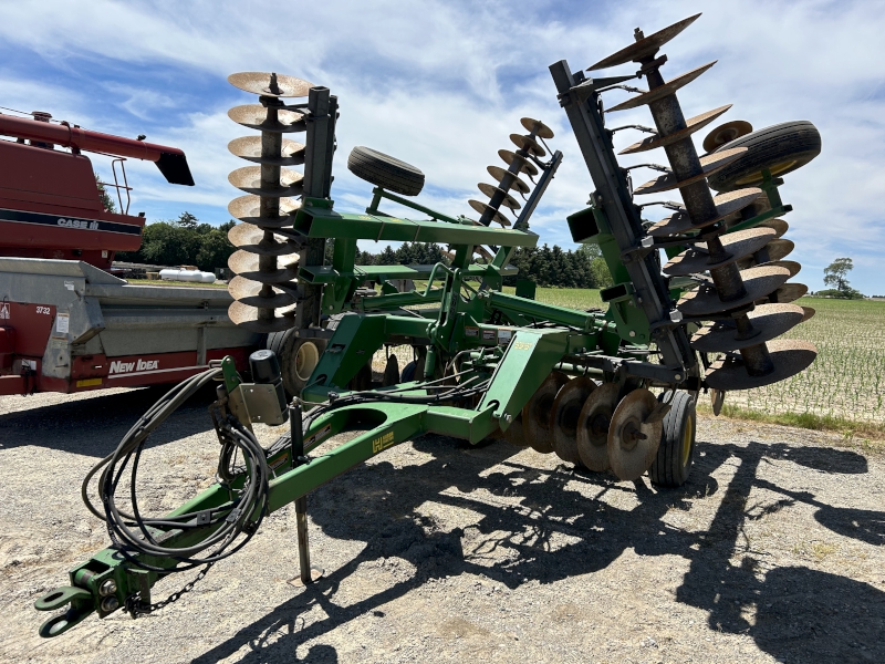 2002 John Deere 637 Disk Tandem