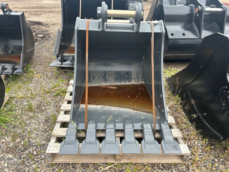 2022 AMI Attachments 36" SPADE Bucket