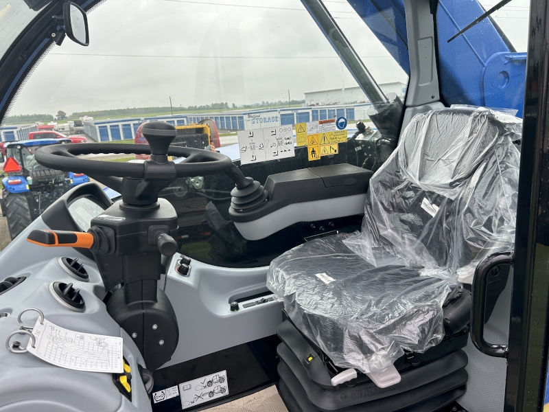 2025 New Holland TH7.42 ELITE TeleHandler