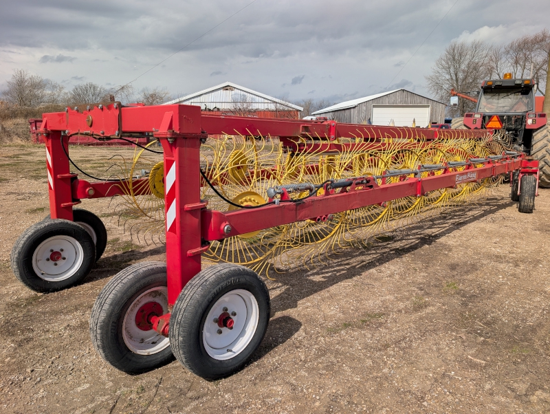 2010 Farm King RFKS16 Rake