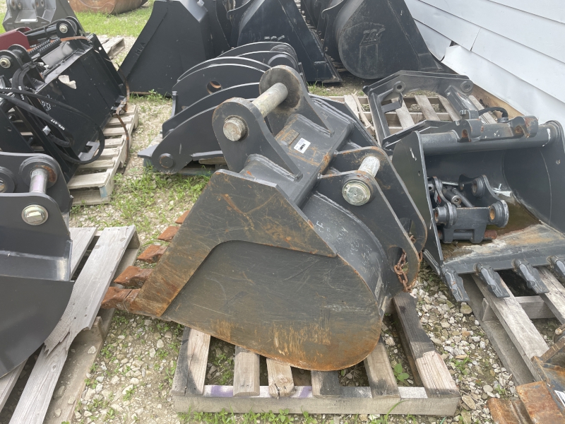 2019 Case 24" Bucket