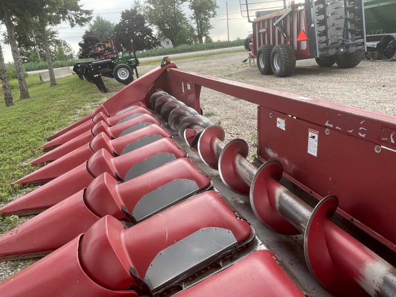 2002 Case IH 2208 Header Corn Head