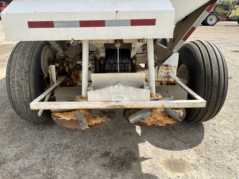 Misc SUPER 800 Fertilizer Spreader