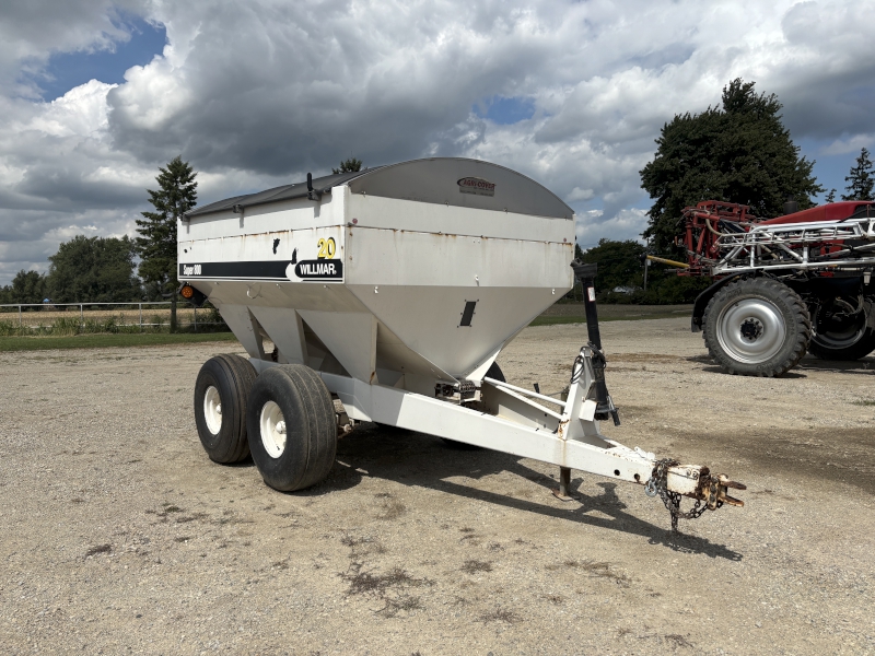Misc SUPER 800 Fertilizer Spreader