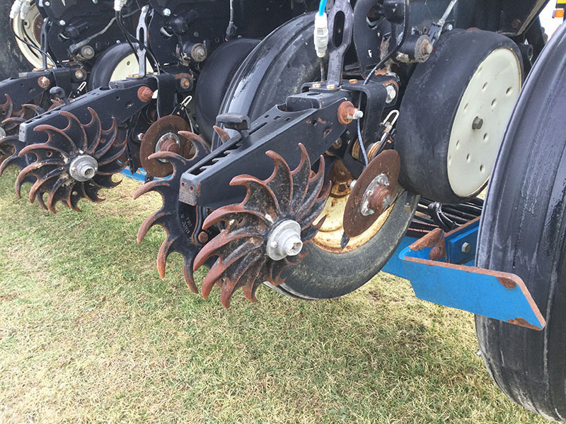 2009 Kinze 3600-16R Planter