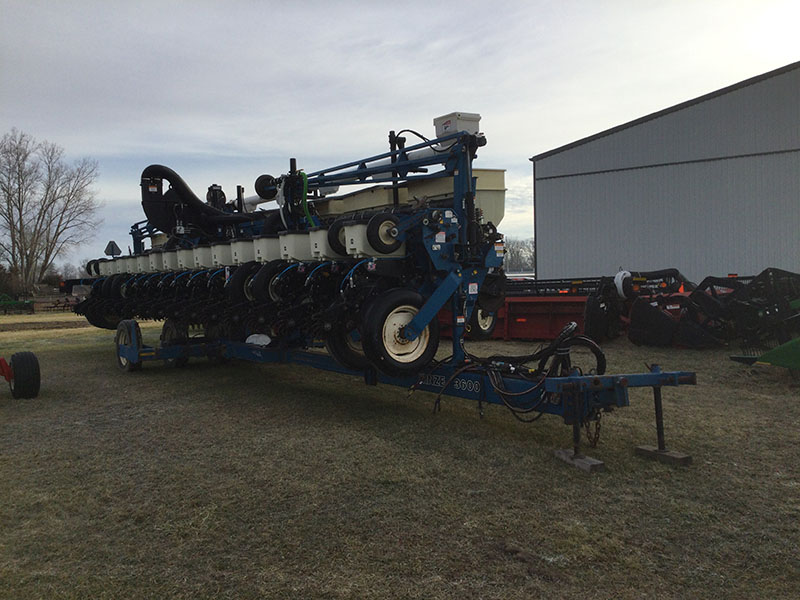 2009 Kinze 3600-16R Planter