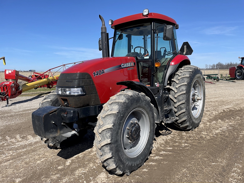 2014 Case IH FARMALL 140A Tractor