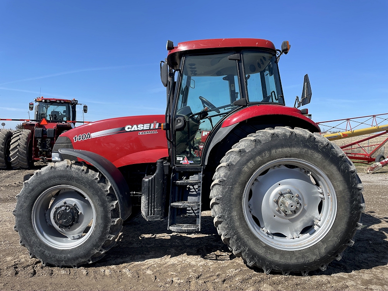 2014 Case IH FARMALL 140A Tractor