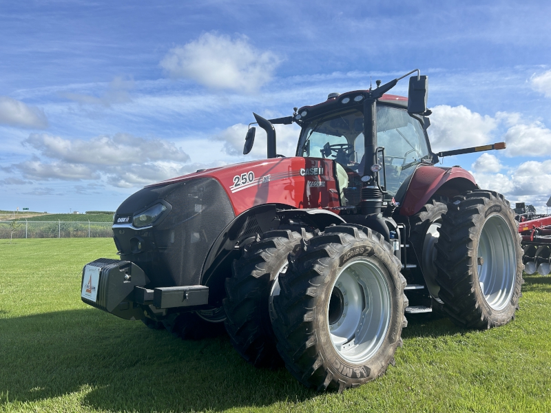 2024 Case IH MAGNUM 250 Tractor