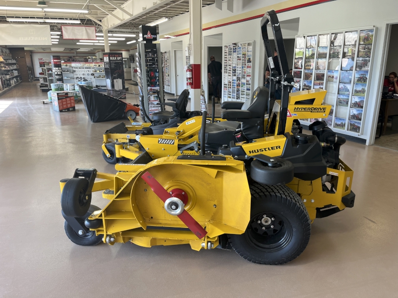 2024 Hustler Excel SUPER 104 Mower/Zero Turn