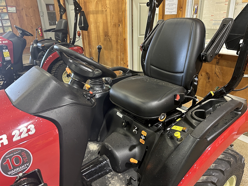 2025 Yanmar SA223BI-LD Tractor