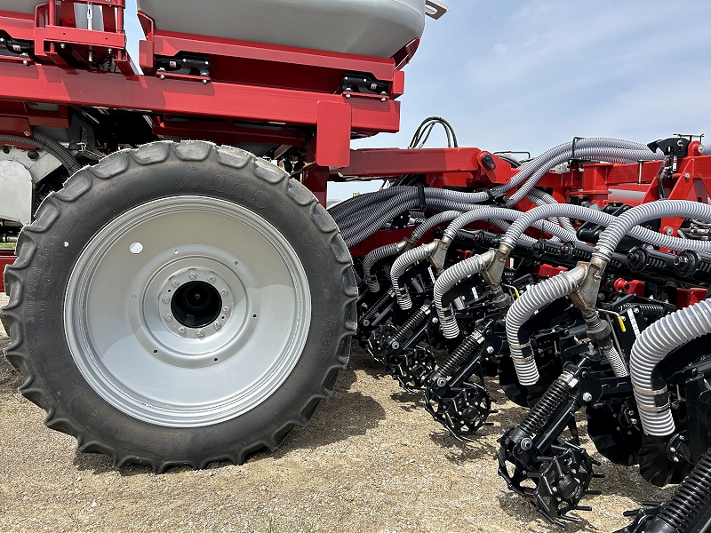 2025 Unverferth 2130DT Strip Till