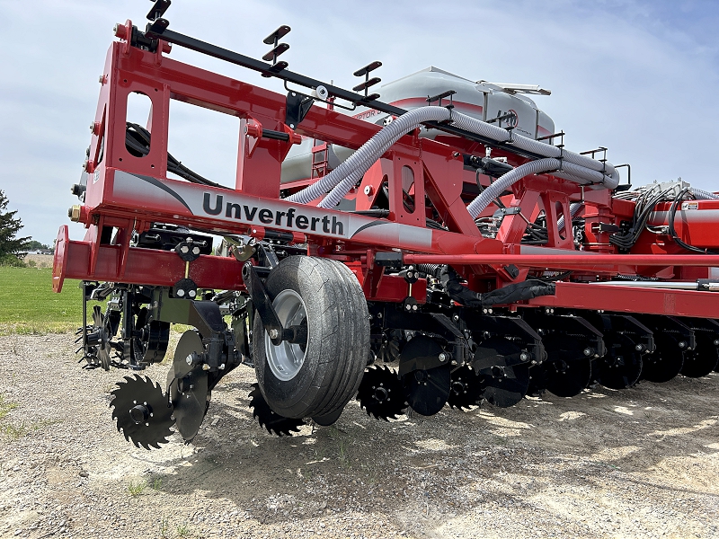 2025 Unverferth 2130DT Strip Till