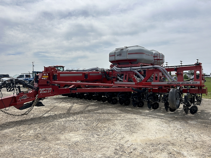 2025 Unverferth 2130DT Strip Till