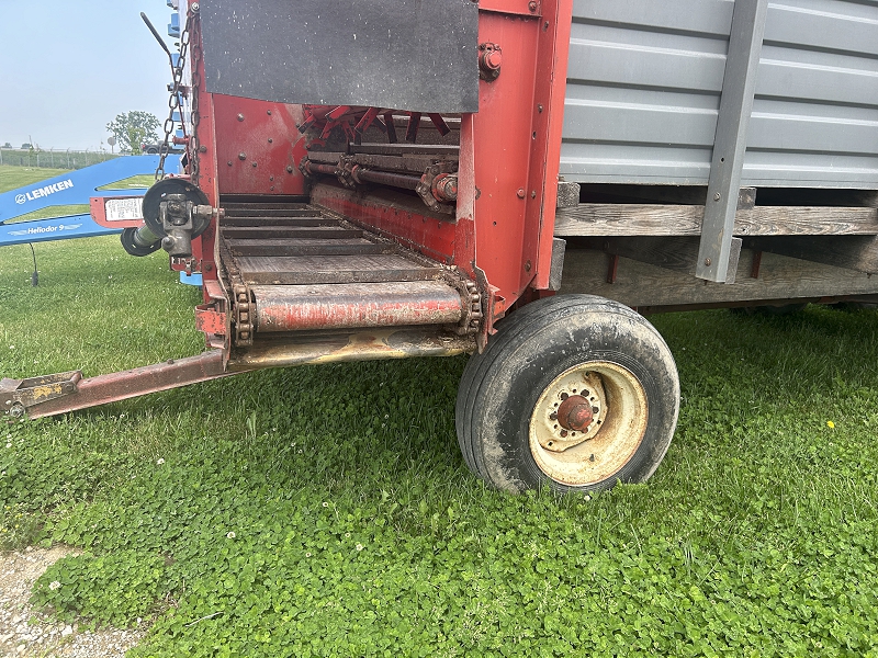 1998 Gehl BU970-18 Forage Box