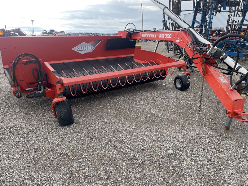 2013 Kuhn MM300 Windrow Merger